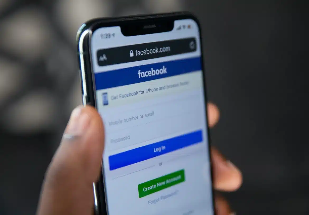 Comment savoir qui s'intéresse à votre profil Facebook en 2022 ?